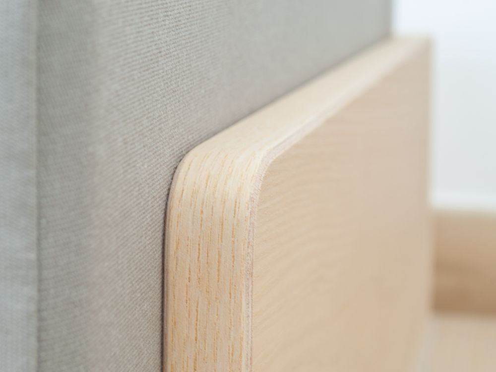 Cuccia personalizzata da interno in frassino e memory foam