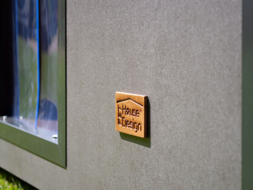 Cuccia indistruttibile da esterno Dark anti graffi